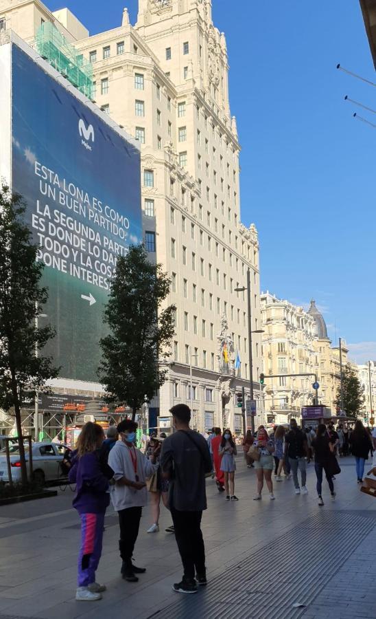 Gran Vía. Salud. Puerta del Sol. Callao. Madri Exterior foto