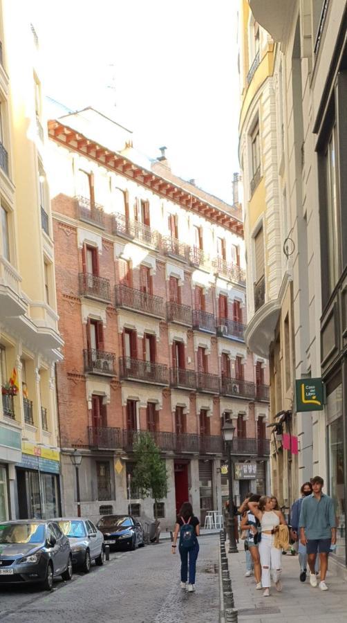 Gran Vía. Salud. Puerta del Sol. Callao. Madri Exterior foto